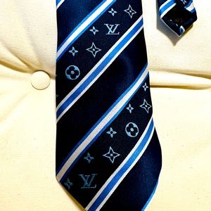 Preloved Louis Vuitton necktie in excellent condition